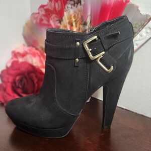 Pre-owned Ankle boot by Guess